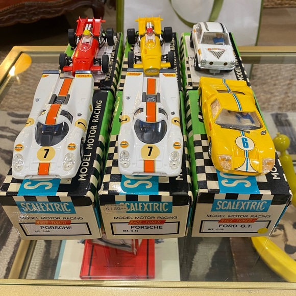 Vintage Collection of 1/32 Scale Scalextric plastic slot cars. - Picture 2 of 15